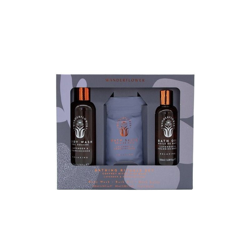 Cadeauverpakking met kalmerende bodywash (200ml), badolie (100ml) en badzout (75ml).
