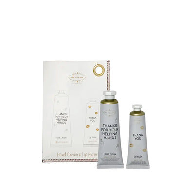 Hand cream en lip balm op witte achtergrond