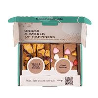 Brownie box gevuld met Cookie & Cherry Blondies en Feest Favoriet Love Brownies.