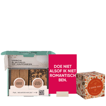 Doe niet alsof ik romantisch ben kaartje op witte achtergrond met brownie box 4 stuks en i love you growing kit