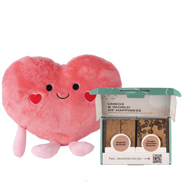 Hartjes knuffel met een brownie box met 4 brownies.