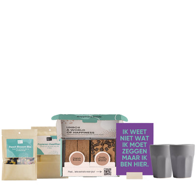thee met theefilter, box met 4 stuks, kaartje in kaarthouder, gusta mokken