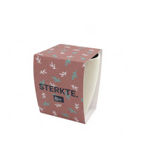 Grijze mok met sleeve met 'sterkte'