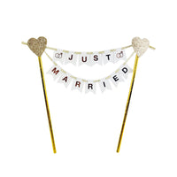 just married taartopper op witte achtergrond