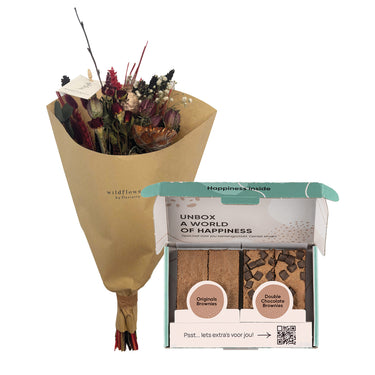 Droogbloemen boeket in rode tinten met een brownie box met vier brownies