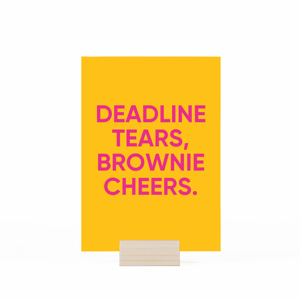 dealine tears, brownie cheers kaartje met houder op witte achtergrond